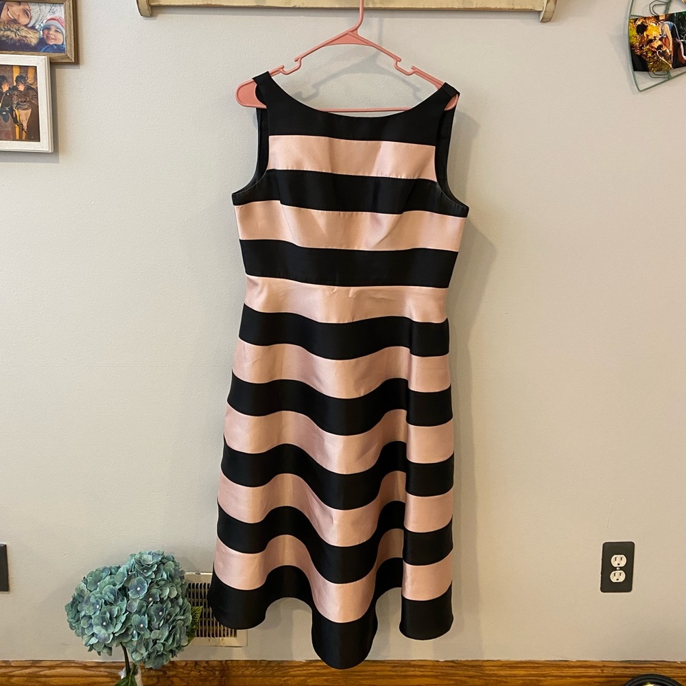 Classy ADrianna Papell cocktail dress